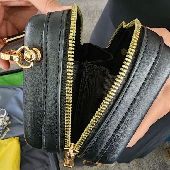 Like Dreams Black Hard Shell Crossbody Bag - Picture 4 of 4